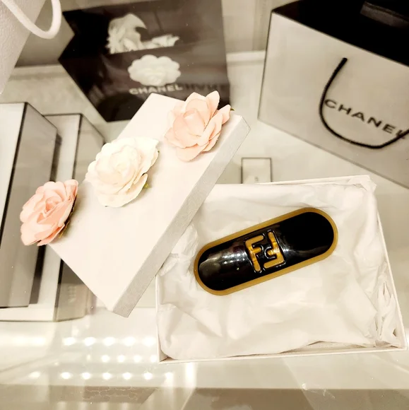 ❌️SOLD❌️. Authentic FENDI Hair Clip - Picture 2 of 11